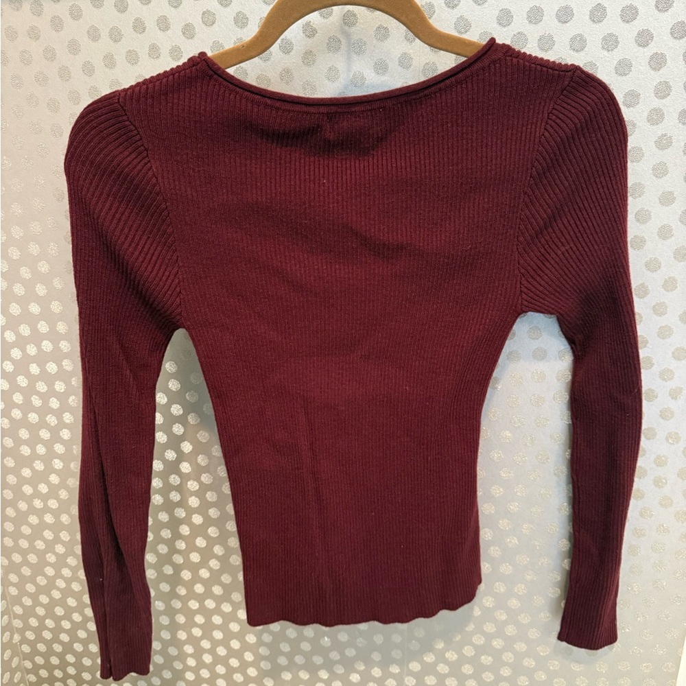 Evereve Anna Burgundy Keyhole Cut-Out Long Sleeve Top - Picture 4 of 4